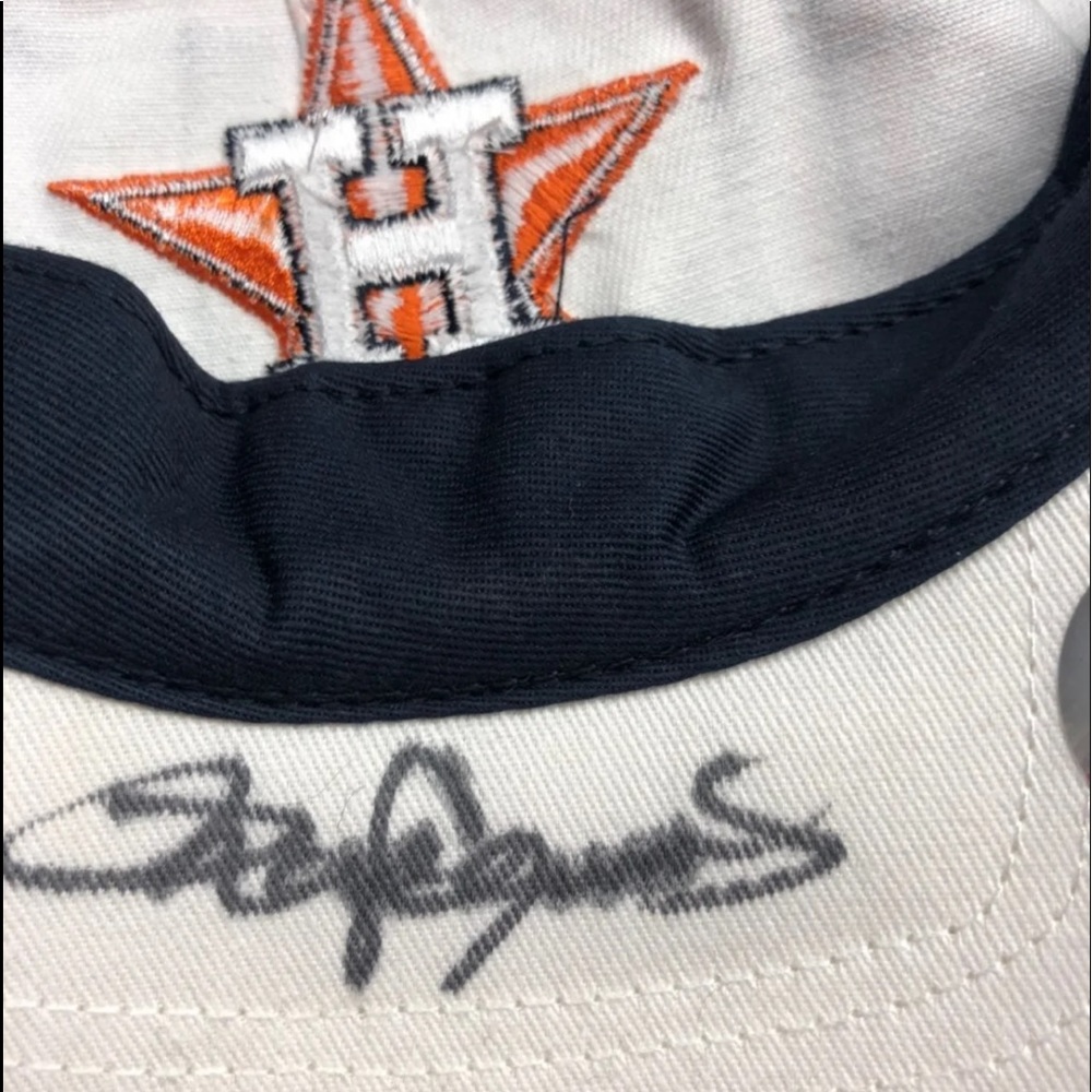 Roger Clemens - Picture 4 of 12